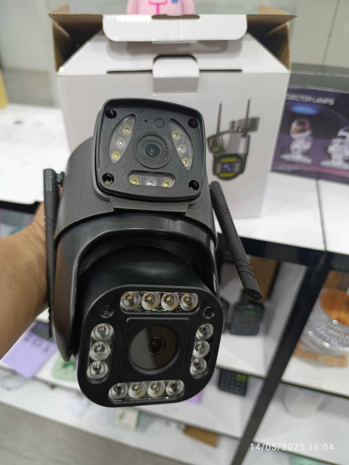 Miniatura 2 de Cámara de seguridad C8 2 lens SD 64G